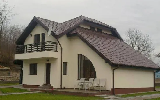 Casă cu acoperiș din țiglă ceramică finalizat